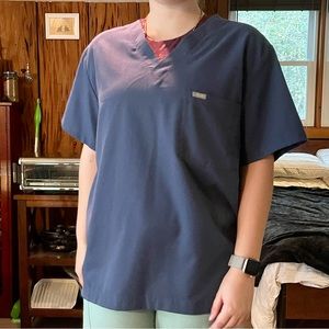 Catarina™ One-Pocket Scrub Top